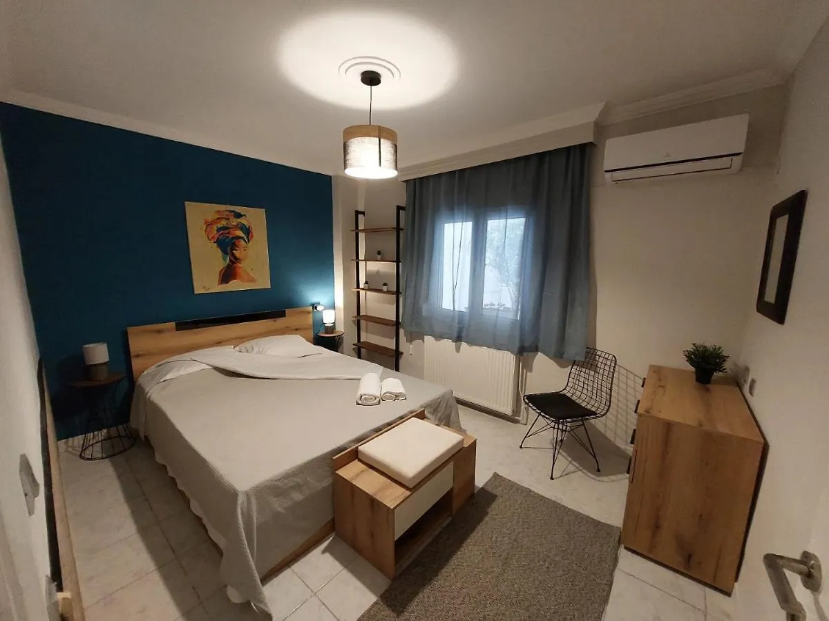 Central Garden Escape In Thessaloniki! 0*, Салоники