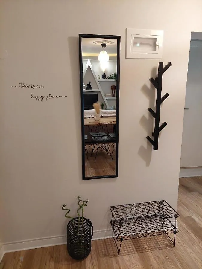 Central Garden Escape In Thessaloniki! 0*, Салоники